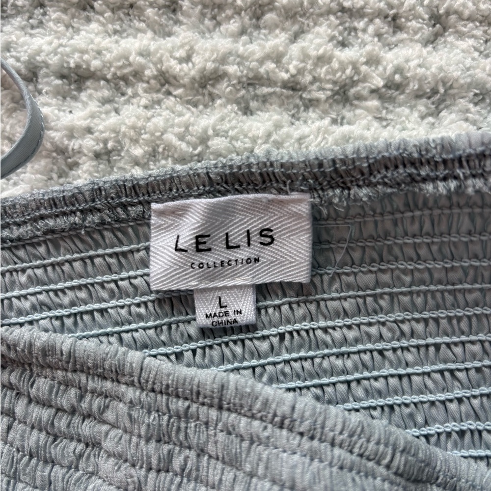 Le Lis Light Gray Smocked Dress - Picture 3 of 5